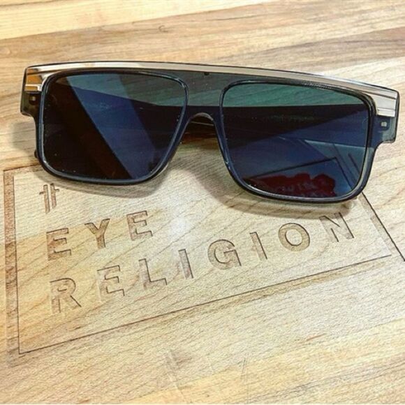 Emmanuelle Khanh’s Iconic 10630 Sunglasses - Picture 1 of 2